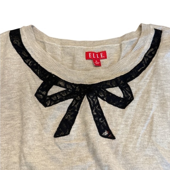 Gray Half Sleeve Top with Black Bow Detail - Picture 4 of 6